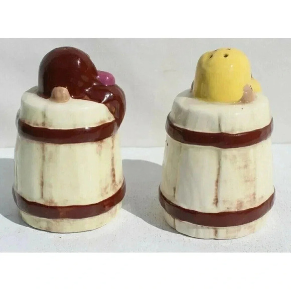 Vintage Porcelain Bearded Men In Barrel Salt and Pepper Shakers Set Dinnerware - Picture 3 of 5